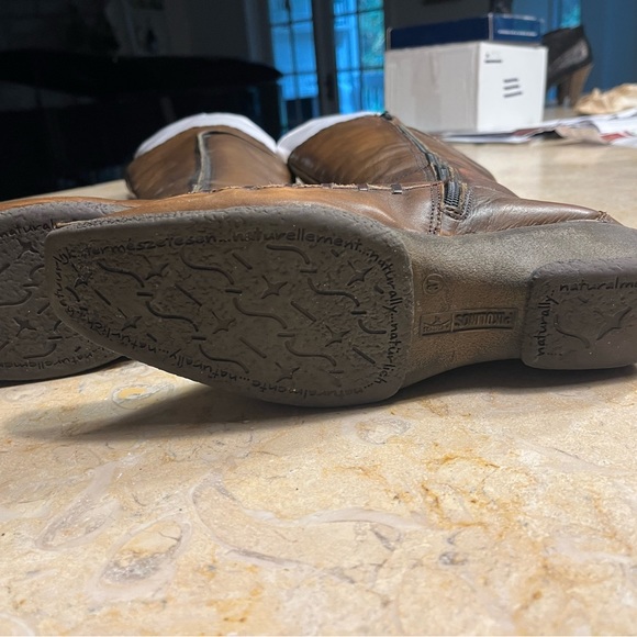 Picolino Distressed Leather Boots with Stitch Detailing and Zipper - Picture 7 of 10